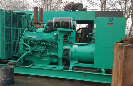 新州镇发电机组如何判断水冷式机油散热器内部是否需要清洗？